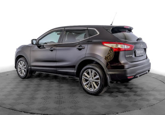 Подержанный автомобиль Nissan Qashqai 2014 года (7 фото)