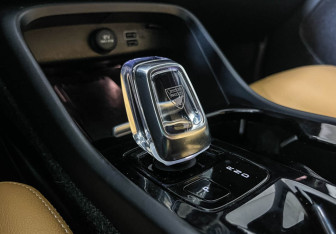 Подержанный автомобиль Volvo XC40 2019 года (14 фото)