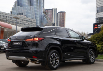 Подержанный автомобиль Omoda C5 2024 года (4 фото)