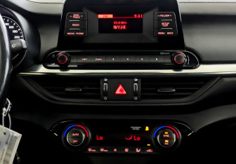 Подержанный автомобиль Kia Cerato Sedan 2019 года (15 фото)