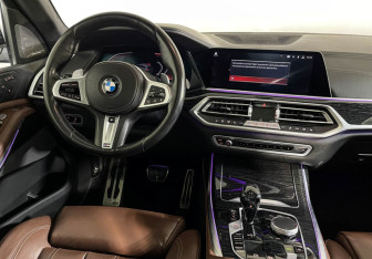 Подержанный автомобиль BMW X7 2020 года (15 фото)