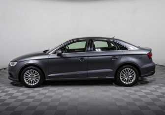 Подержанный автомобиль Audi A3 Sedan 2017 года (8 фото)