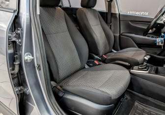 Подержанный автомобиль Kia Rio Hatchback 2019 года (22 фото)