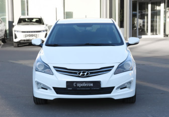 Подержанный автомобиль Hyundai Solaris Sedan 2015 года (2 фото)