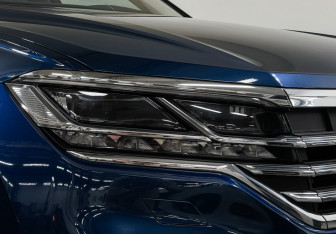 Подержанный автомобиль Volkswagen Touareg 2022 года (21 фото)