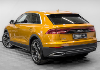 Подержанный автомобиль Audi Q8 2019 года (7 фото)