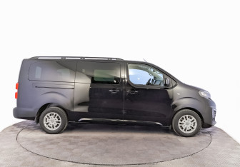 Подержанный автомобиль Peugeot Traveller 2018 года (4 фото)