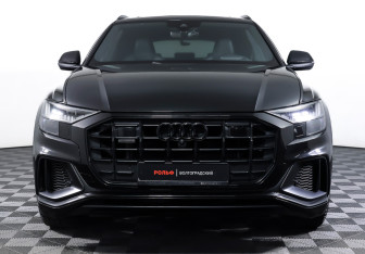 Подержанный автомобиль Audi Q8 2022 года (2 фото)