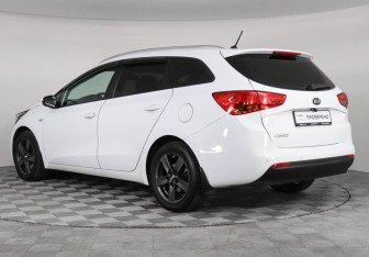 Подержанный автомобиль Kia Ceed Wagon 2015 года (7 фото)
