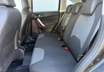 Подержанный автомобиль Citroen C3 Hatchback 2012 года (11 фото)