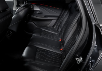 Подержанный автомобиль Chery Arrizo 8 2023 года (10 фото)