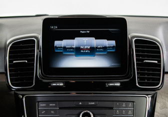 Подержанный автомобиль Mercedes-Benz GLE 2016 года (14 фото)