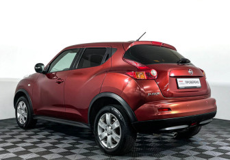 Подержанный автомобиль Nissan Juke 2012 года (7 фото)
