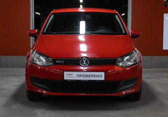 Подержанный автомобиль Volkswagen Polo Hatchback 2011 года (2 фото)