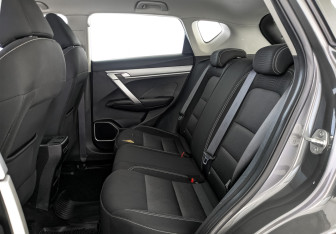 Подержанный автомобиль Geely Coolray 2022 года (18 фото)