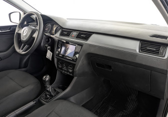 Подержанный автомобиль Skoda Rapid Liftback 2019 года (13 фото)