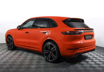 Подержанный автомобиль Porsche Cayenne 2020 года (7 фото)