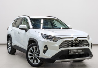 Подержанный автомобиль Toyota RAV4 2020 года (3 фото)