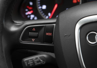 Подержанный автомобиль Audi Q5 2011 года (12 фото)