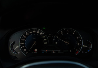 Подержанный автомобиль BMW X3 2019 года (9 фото)