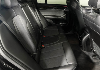 Подержанный автомобиль BMW X3 2019 года (14 фото)