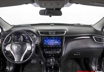 Подержанный автомобиль Nissan Qashqai 2017 года (12 фото)
