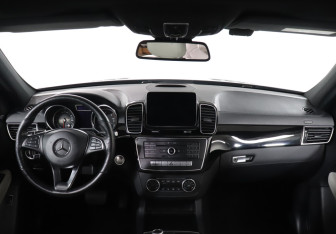 Подержанный автомобиль Mercedes-Benz GLE 2018 года (12 фото)