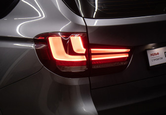 Подержанный автомобиль BMW X5 2016 года (24 фото)