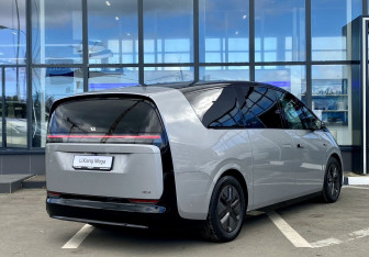 Подержанный автомобиль LiXiang Mega 2024 года (5 фото)