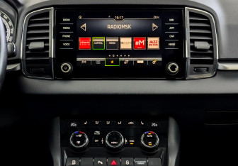 Подержанный автомобиль Skoda Karoq 2021 года (15 фото)