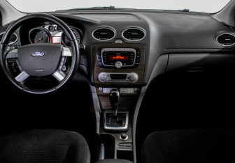 Подержанный автомобиль Ford Focus Wagon 2008 года (11 фото)