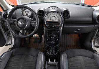Подержанный автомобиль MINI Countryman 2013 года (13 фото)