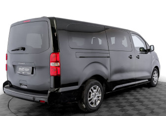 Подержанный автомобиль Peugeot Traveller 2021 года (5 фото)