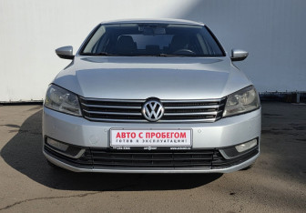 Подержанный автомобиль Volkswagen Passat Sedan 2011 года (2 фото)