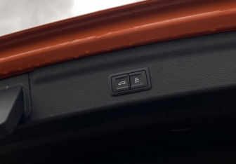 Подержанный автомобиль Audi Q3 2020 года (11 фото)