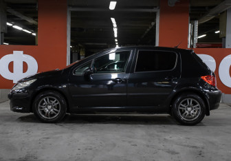 Подержанный автомобиль Peugeot 307 Hatchback 2007 года (8 фото)