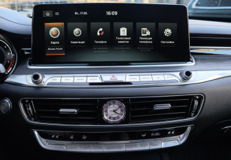 Подержанный автомобиль Kia K900 2019 года (25 фото)