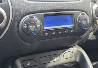 Подержанный автомобиль Hyundai ix35 2012 года (14 фото)
