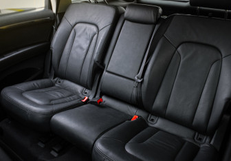 Подержанный автомобиль Audi Q7 2013 года (10 фото)