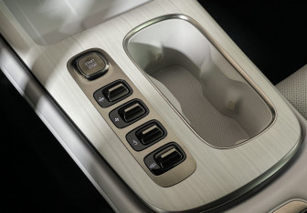 Подержанный автомобиль Xiaomi SU7 2024 года (17 фото)