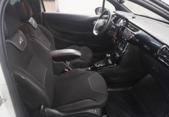 Подержанный автомобиль Citroen DS3 Hatchback 2015 года (10 фото)