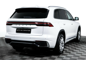 Подержанный автомобиль Geely Monjaro 2023 года (5 фото)