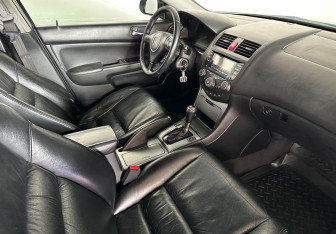 Подержанный автомобиль Honda Accord Sedan 2007 года (9 фото)