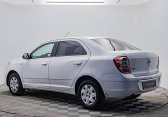 Подержанный автомобиль Ravon R4 2017 года (3 фото)