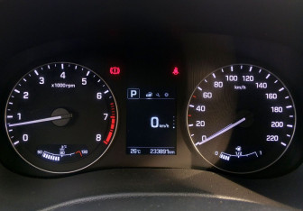 Подержанный автомобиль Hyundai Creta 2018 года (16 фото)