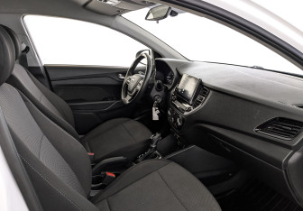 Подержанный автомобиль Hyundai Solaris Sedan 2021 года (11 фото)