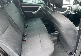 Подержанный автомобиль Nissan Terrano 2015 года (11 фото)