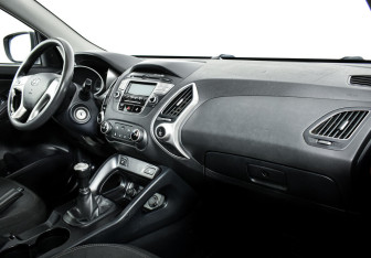 Подержанный автомобиль Hyundai ix35 2012 года (8 фото)