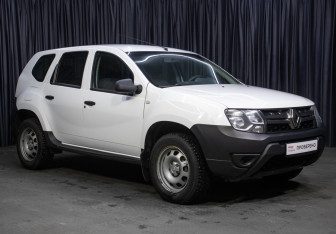 Подержанный автомобиль Renault Duster 2016 года (3 фото)