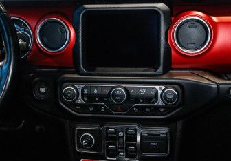 Подержанный автомобиль Jeep Gladiator 2022 года (13 фото)